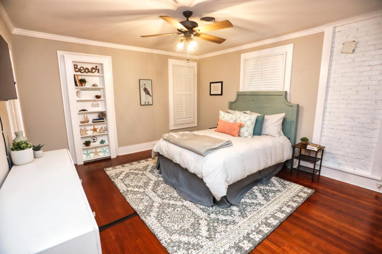 Historic Home Family Friendly Close To Seawall ガルベストン エクステリア 写真