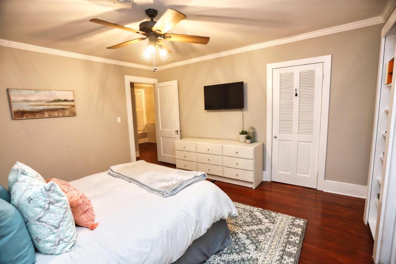 Historic Home Family Friendly Close To Seawall ガルベストン エクステリア 写真