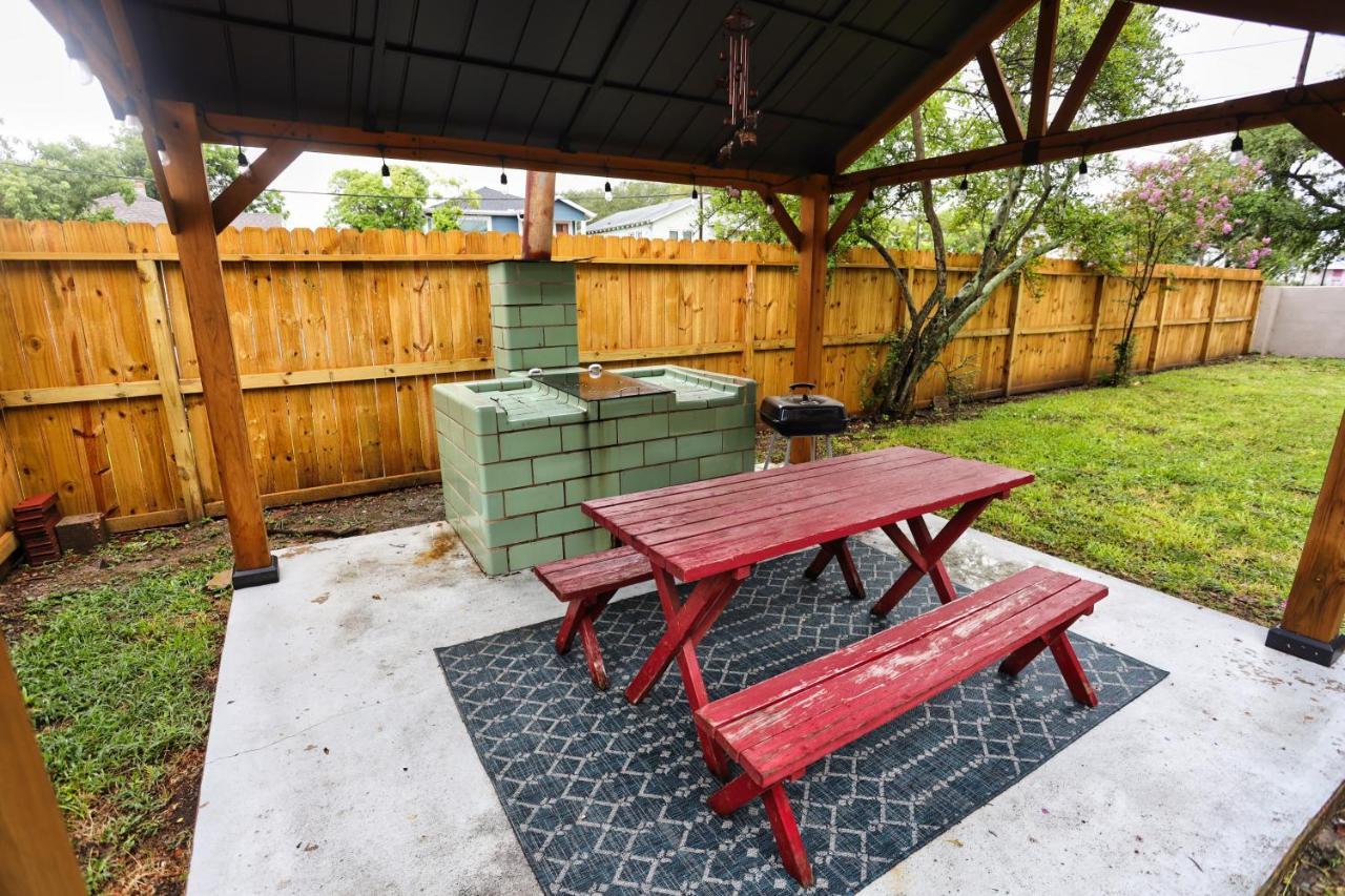 Historic Home Family Friendly Close To Seawall ガルベストン エクステリア 写真